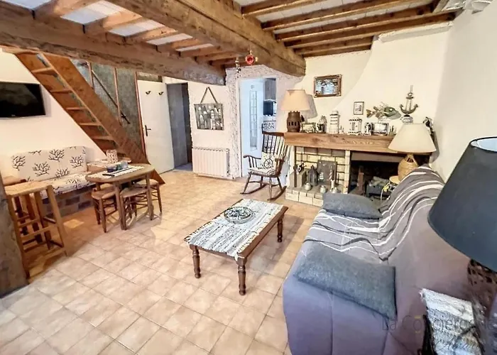 Maison De Pecheur Renovee